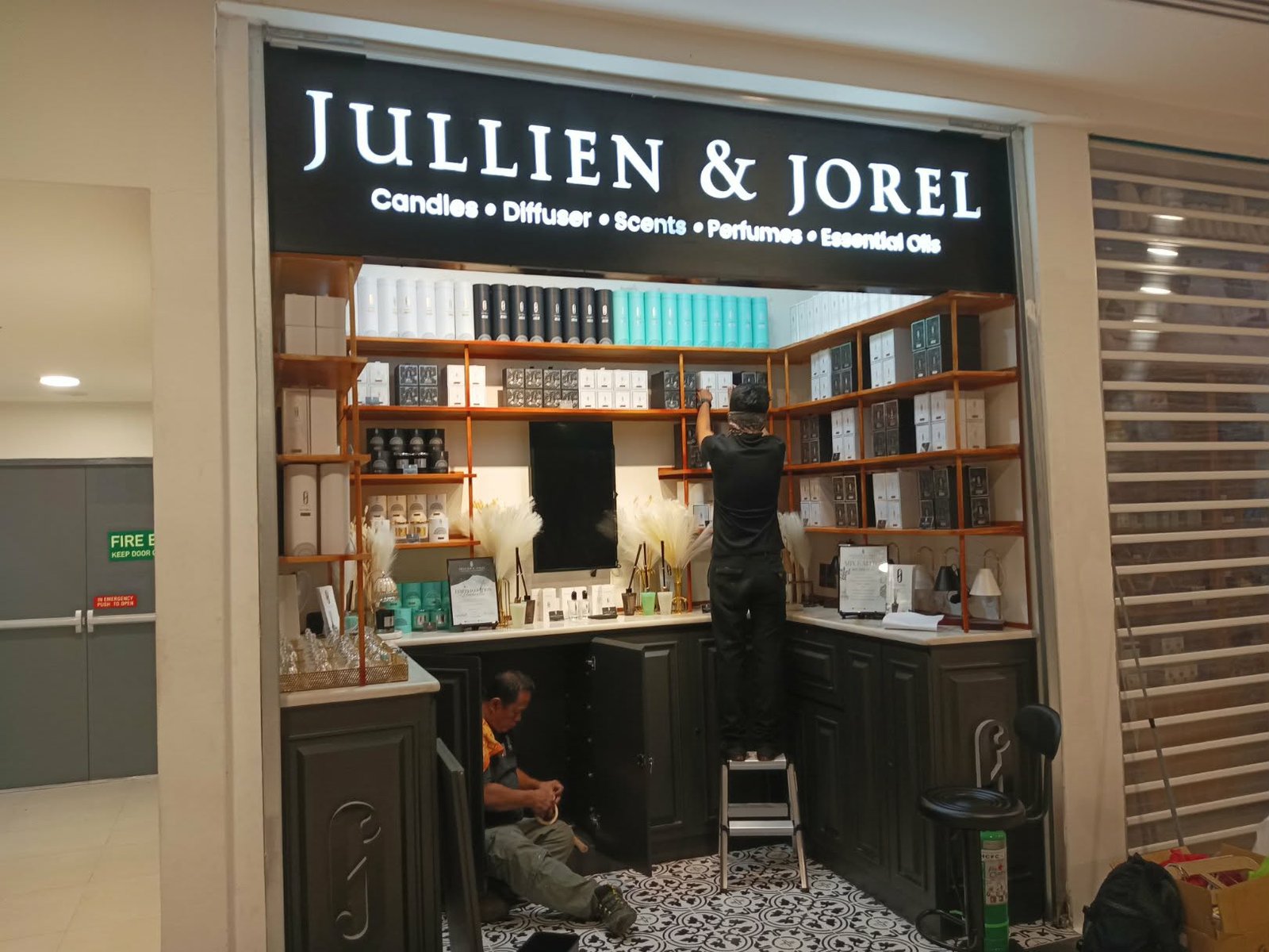 Store Fit-Out & Renovation - Photo 5